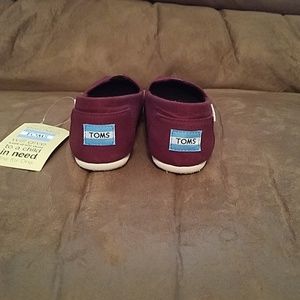 Brand new Tom's red mahogany